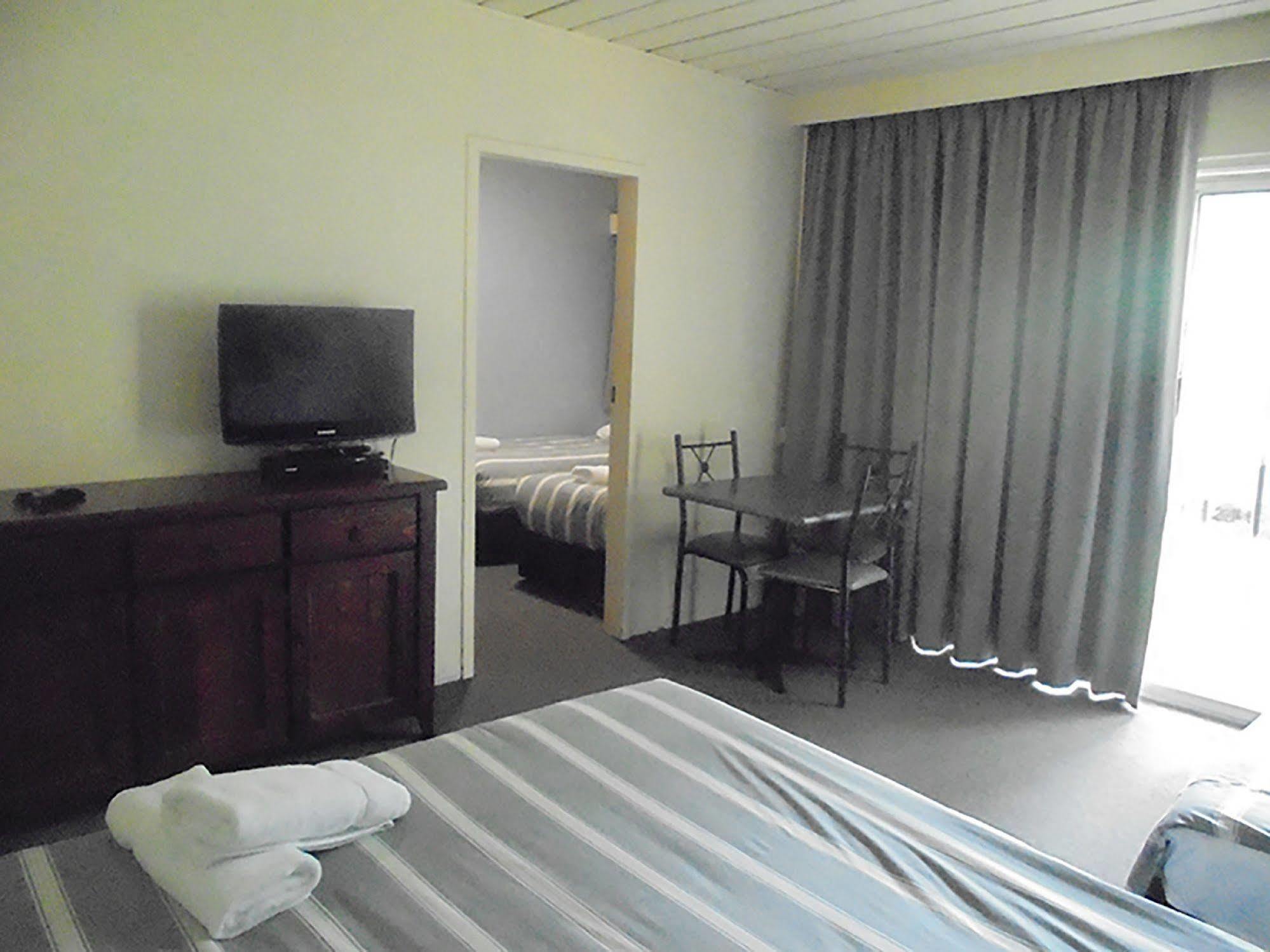 Riverbank Park Motel Bright Buitenkant foto
