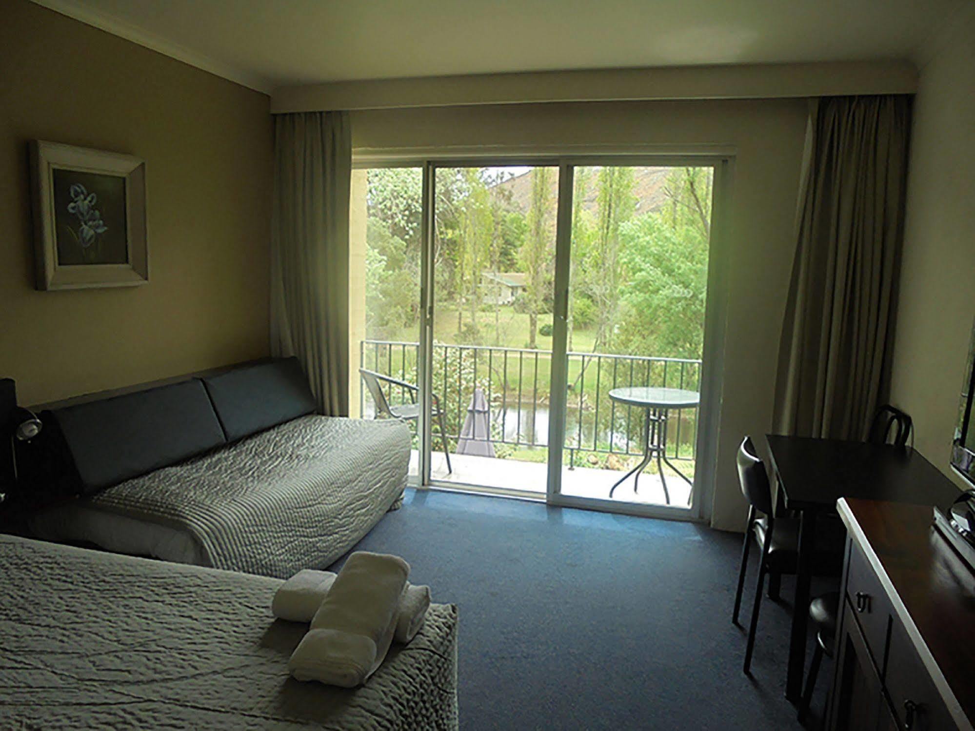 Riverbank Park Motel Bright Buitenkant foto