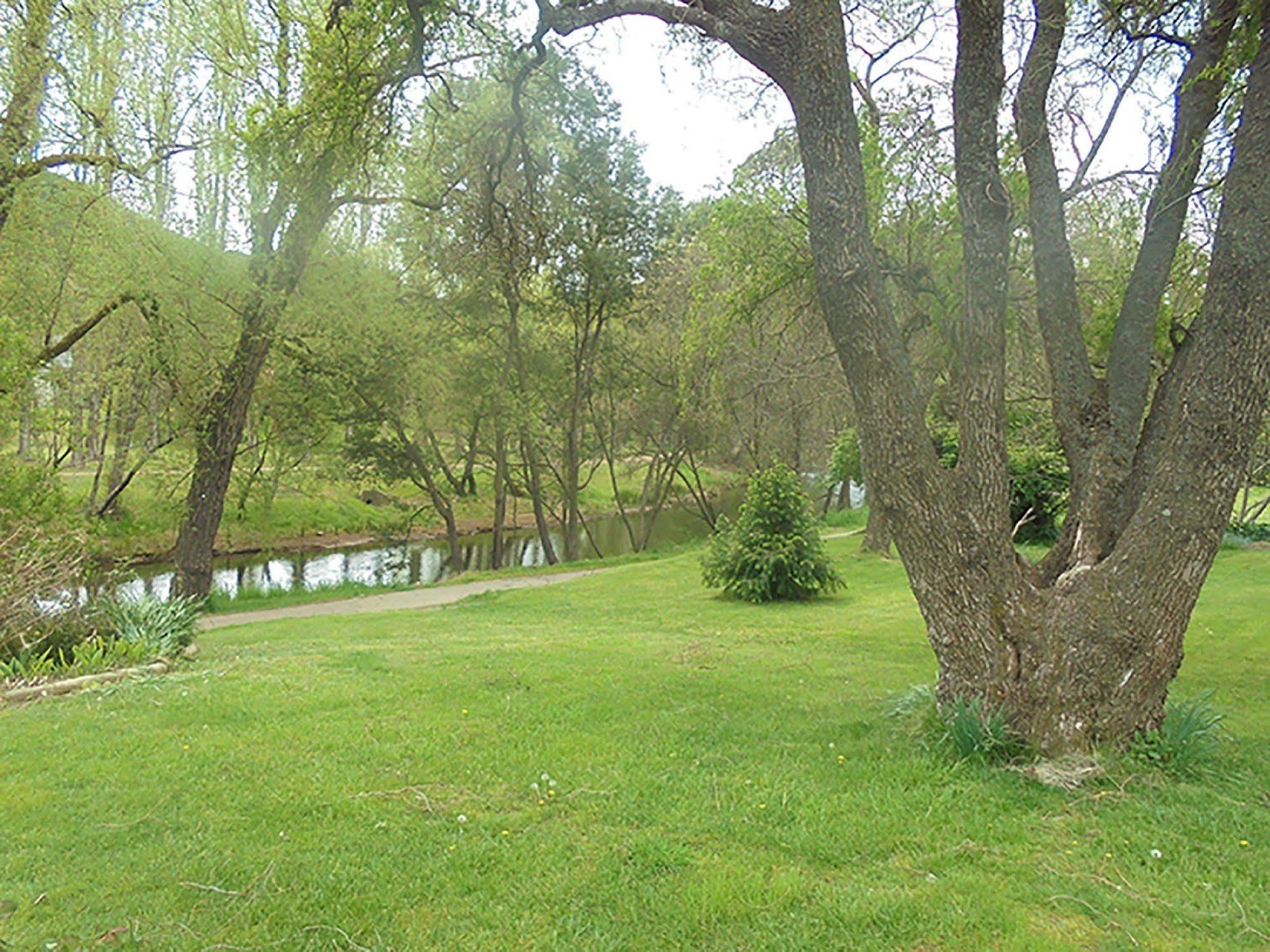 Riverbank Park Motel Bright Buitenkant foto