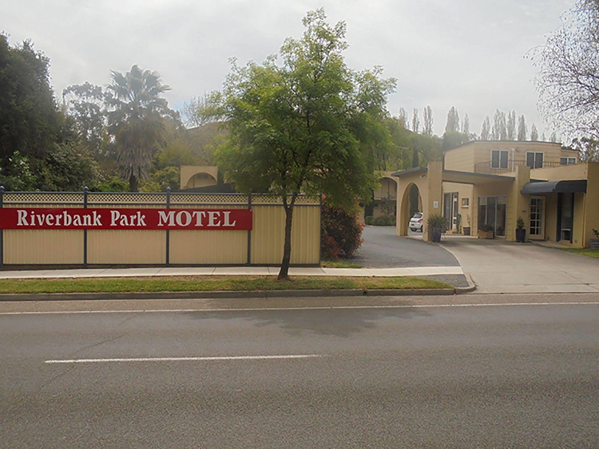 Riverbank Park Motel Bright Buitenkant foto